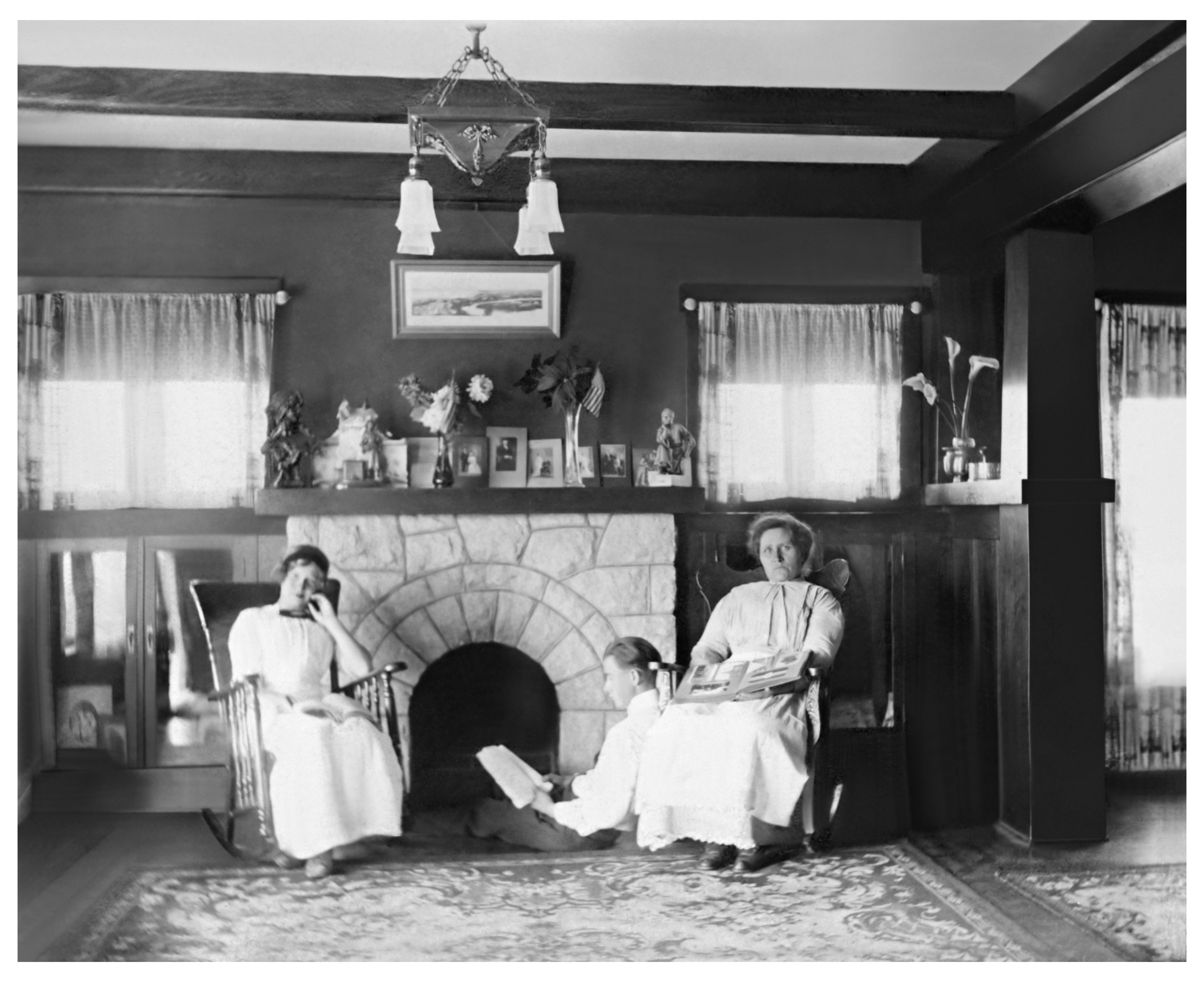 Karen visiting her Aunt Lovise in Oregon, 1915
